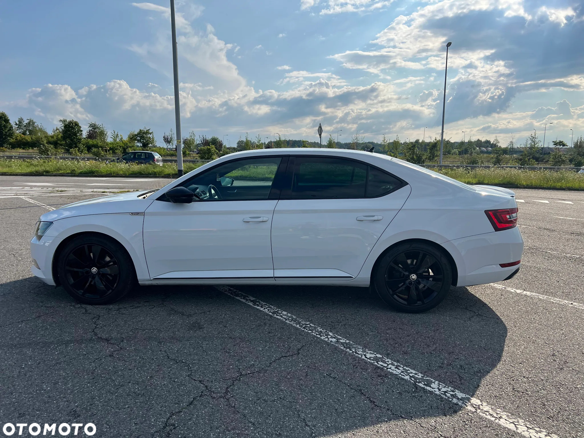 Skoda Superb 2.0 TDI Sportline DSG - 8