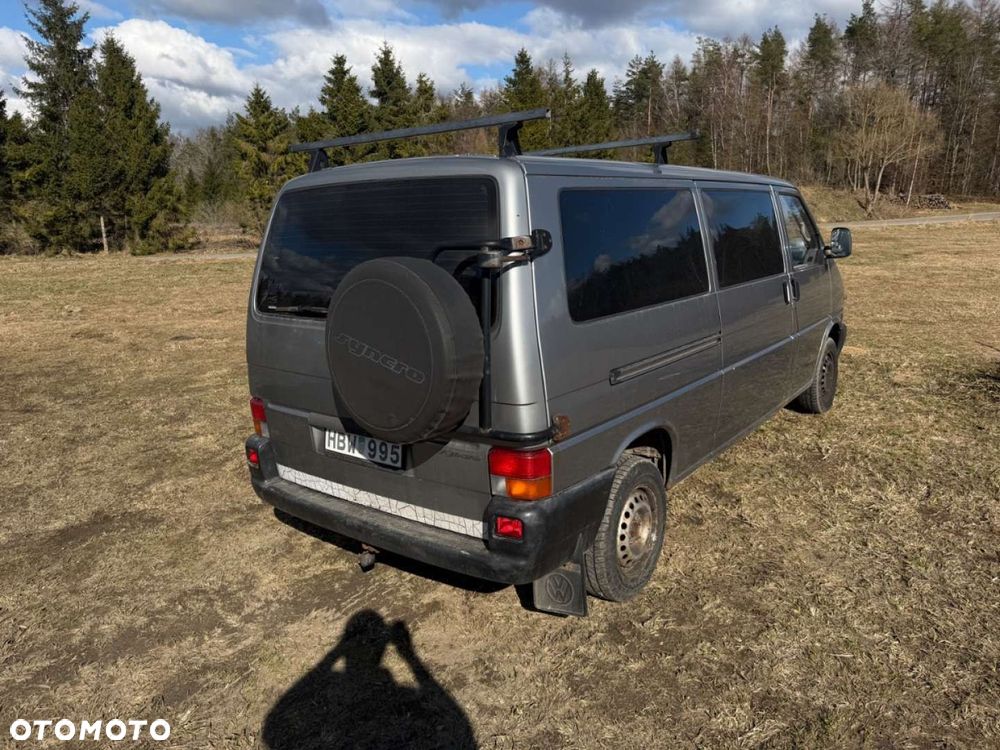 Volkswagen Caravelle - 8