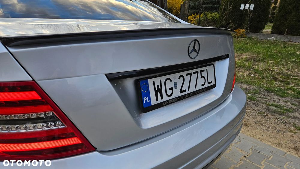 Mercedes-Benz Klasa C 180 CGI BlueEff - 8