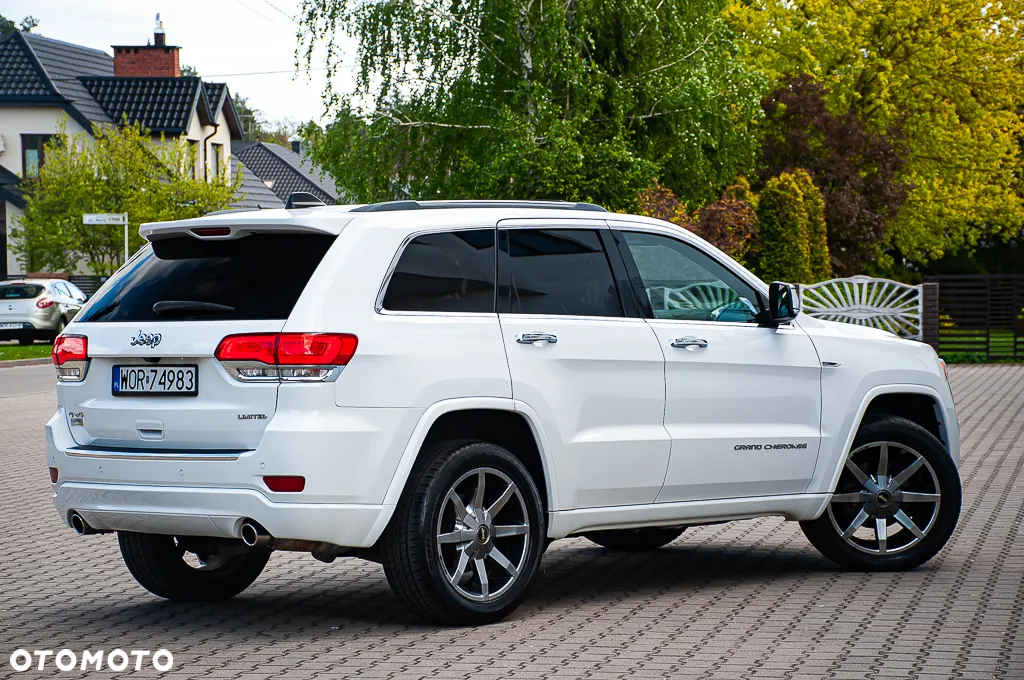 Jeep Grand Cherokee - 16