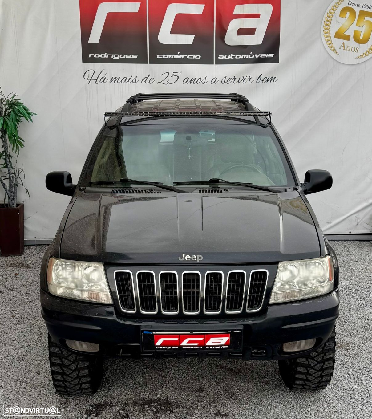 Jeep Grand Cherokee - 35