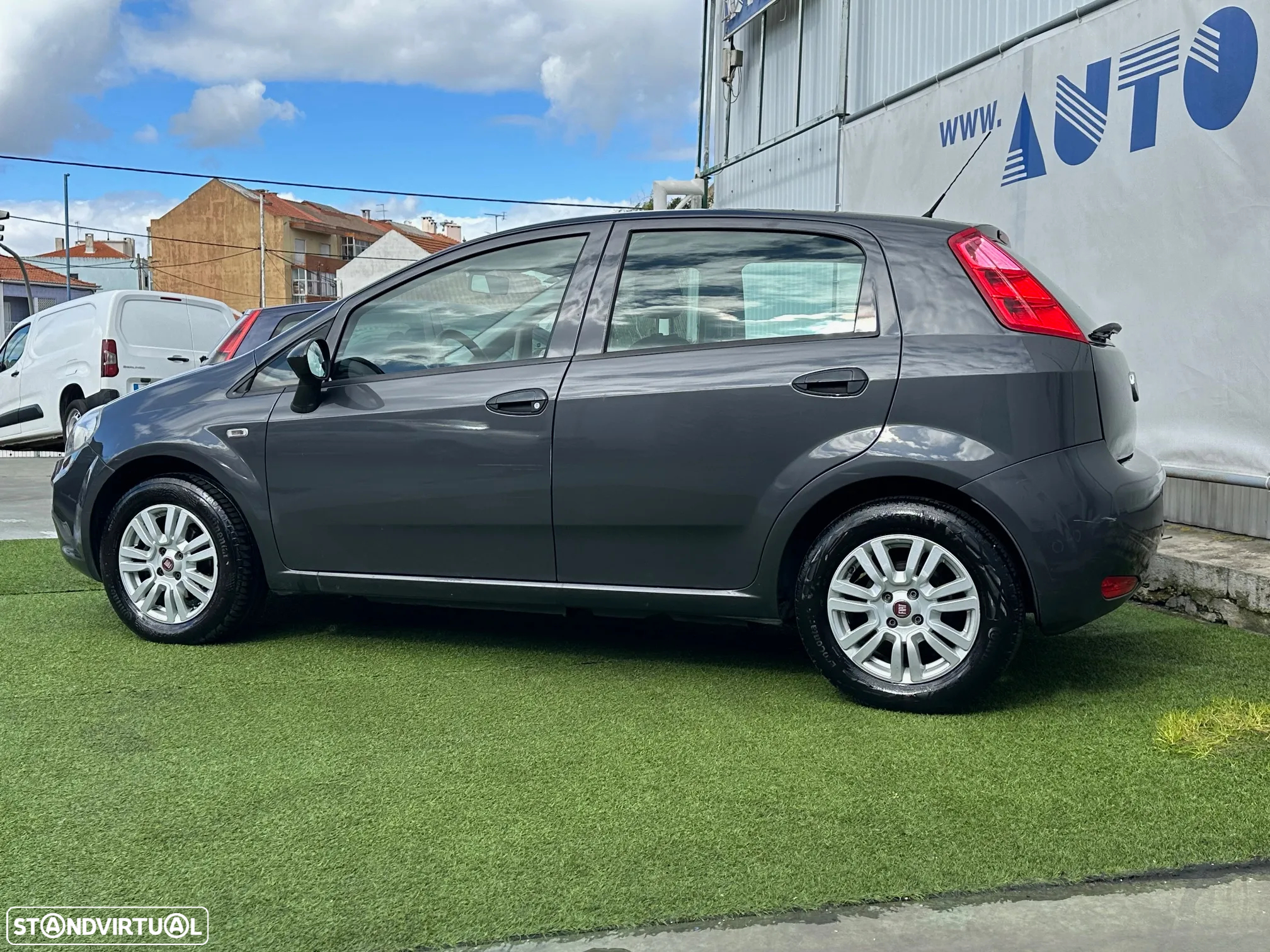Fiat Punto 1.2 Lounge S&S - 2