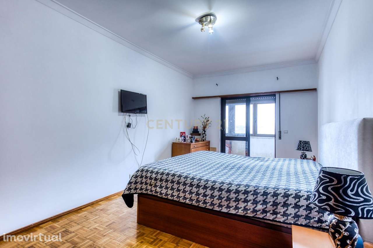 Apartamento T2 com garagem box - Algueirão Mem-Martins - Grande imagem: 4/21