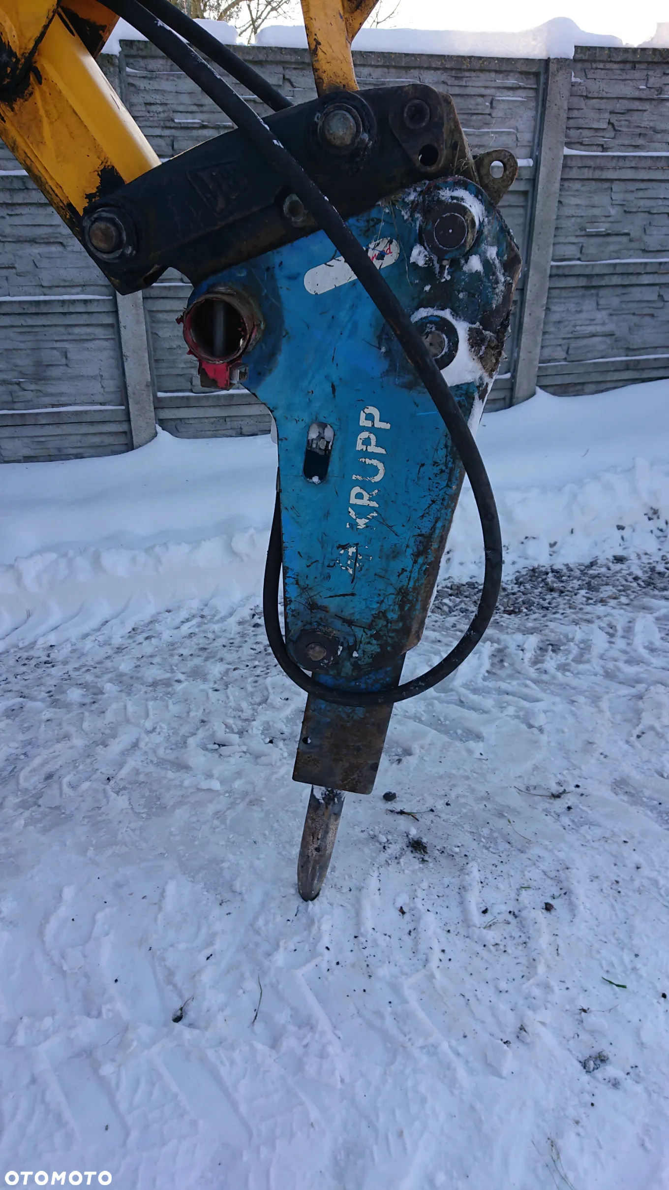 JCB - 4