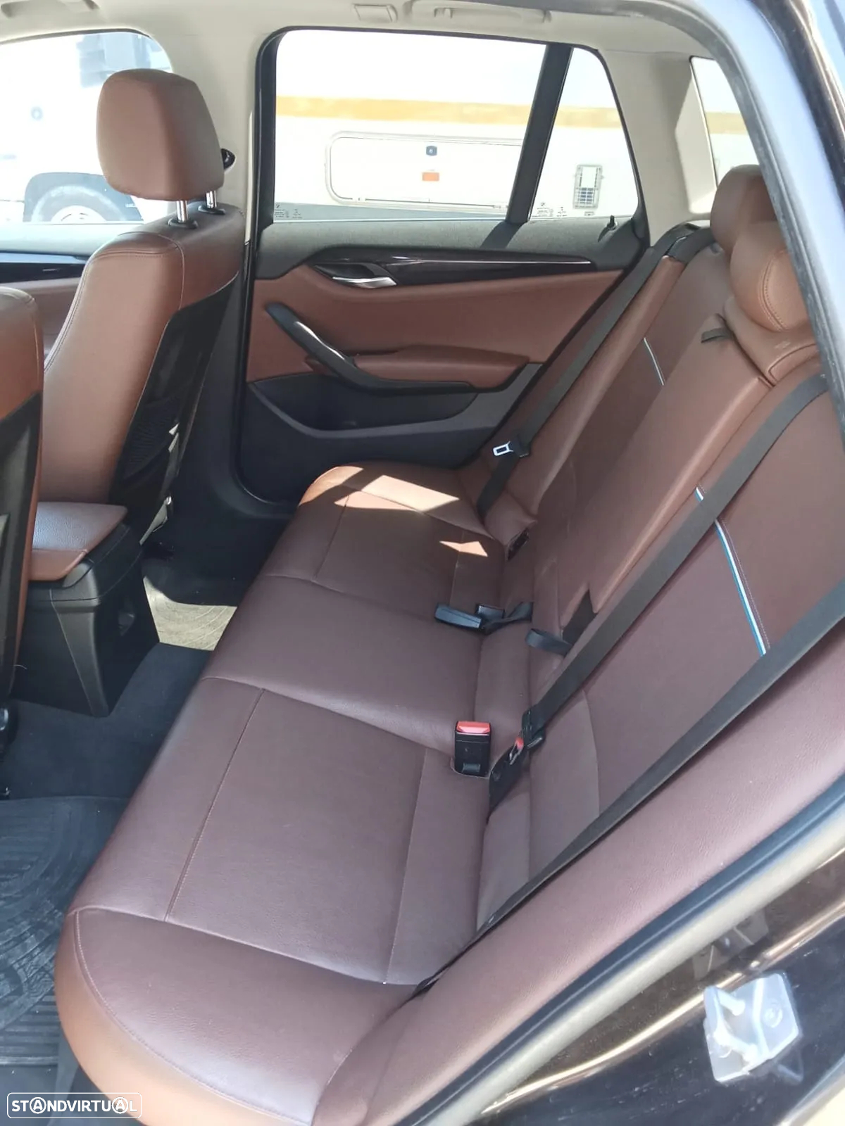 BMW X1 18 d sDrive Auto Line Sport - 8