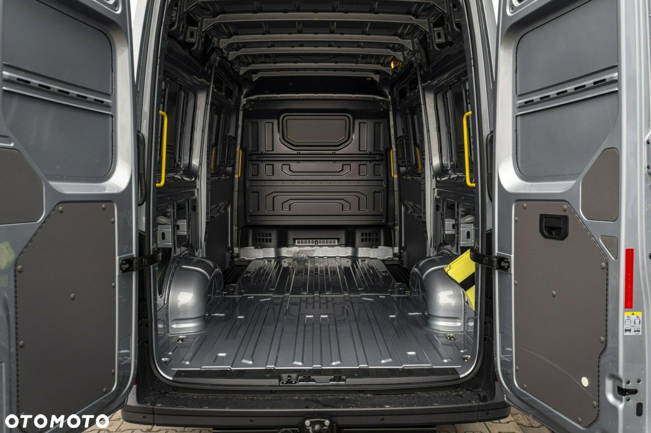 Volkswagen Crafter - 11