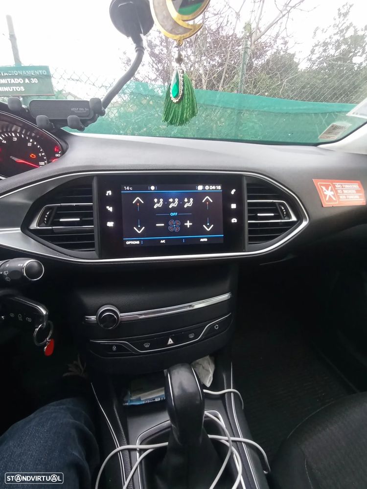 Peugeot 308 BlueHDi FAP 130 EAT6 Stop & Start Active - 12