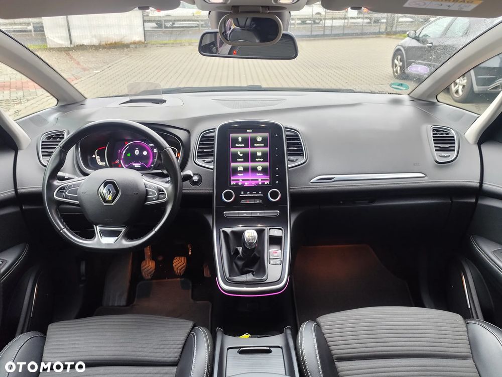 Renault Grand Scenic ENERGY TCe 130 BOSE EDITION - 29