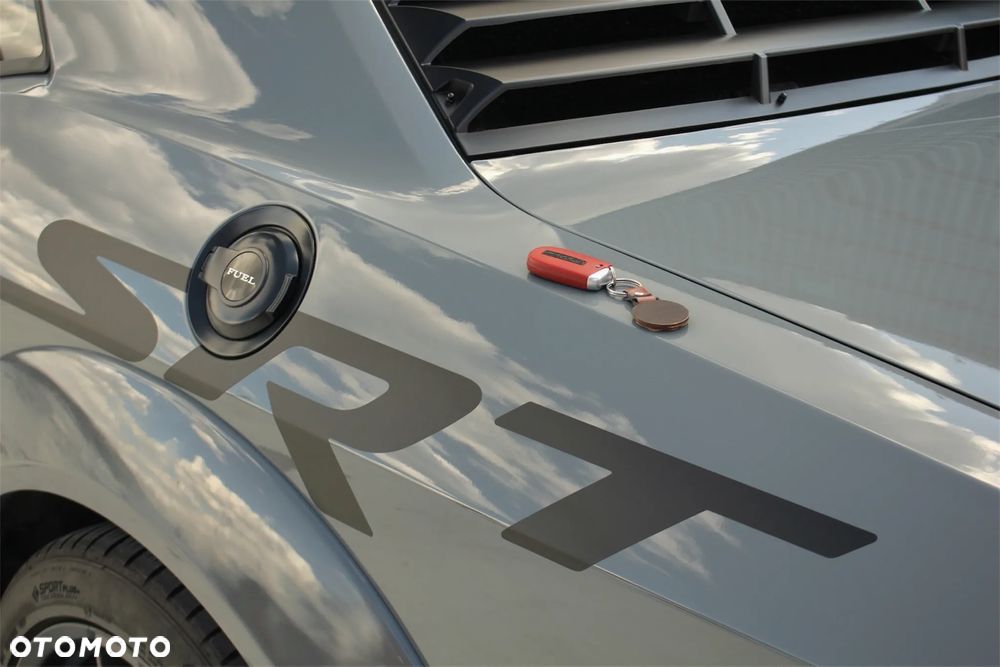 Dodge Challenger - 27