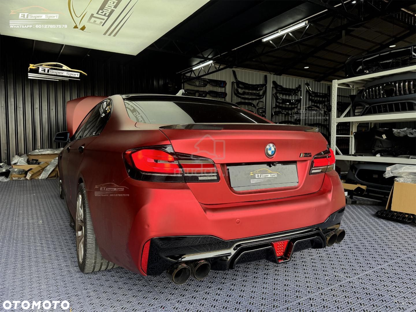 BMW G30 G31 Dyfuzor Tylnego Zderzaka Dokładka LED Lampka CS Czarny - 3