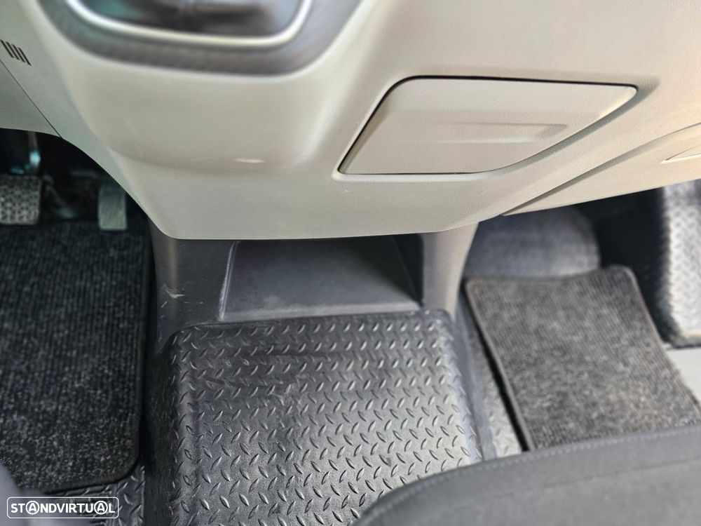 Maxus DELIVER 9 - 33