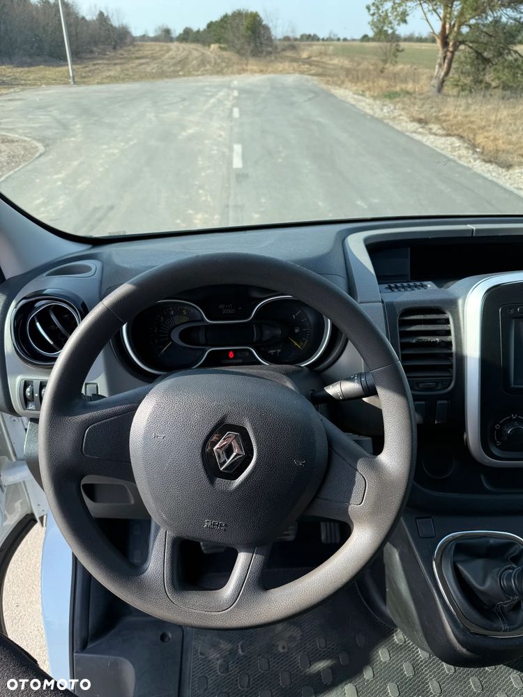 Renault Trafic - 16