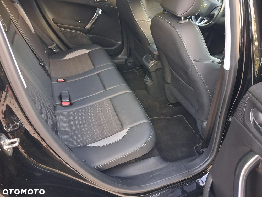 Peugeot 2008 1.2 Pure Tech Allure S&S EAT6 - 15