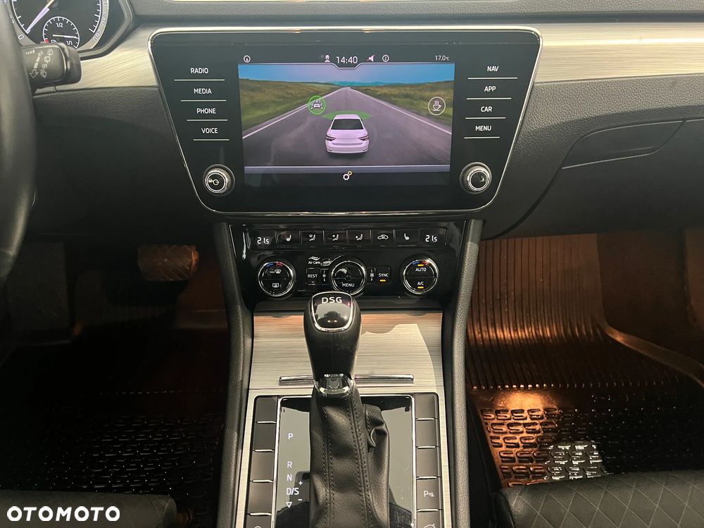 Skoda Superb 1.5 TSI Ambition DSG - 14