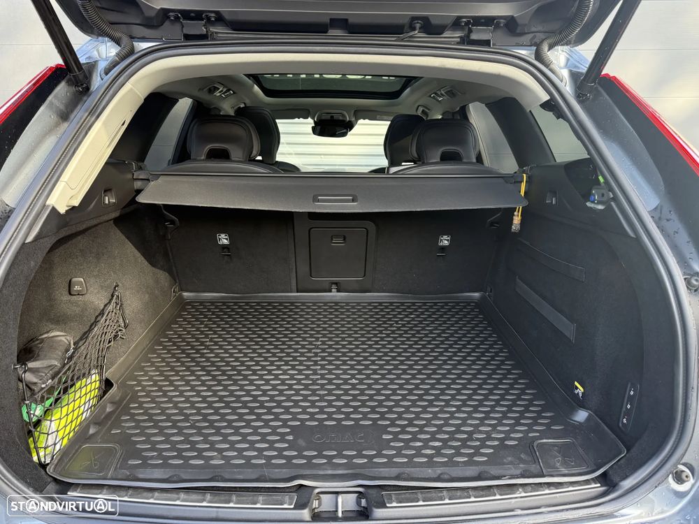 Volvo XC 60 D5 AWD Geartronic Inscription - 27