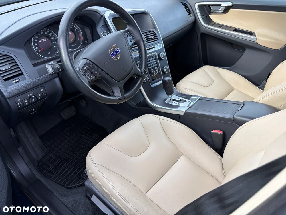 Volvo XC 60 T5 Powershift Momentum - 27