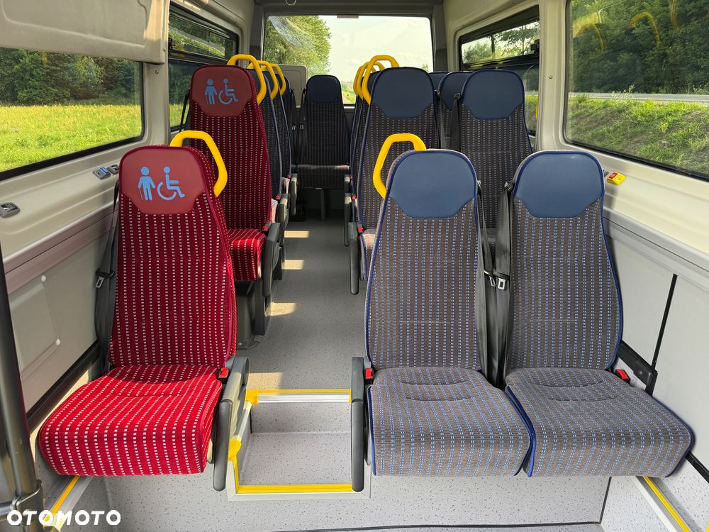Mercedes-Benz Sprinter 517 - 14