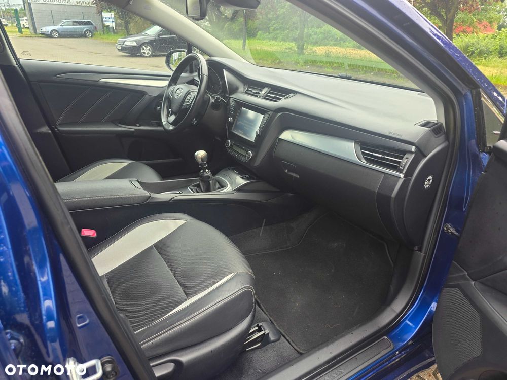 Toyota Avensis - 6