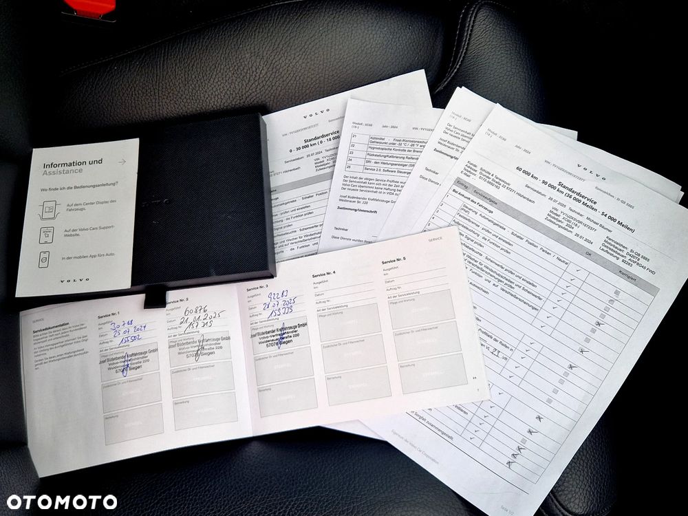 Volvo XC 60 B4 D Plus Dark - 27