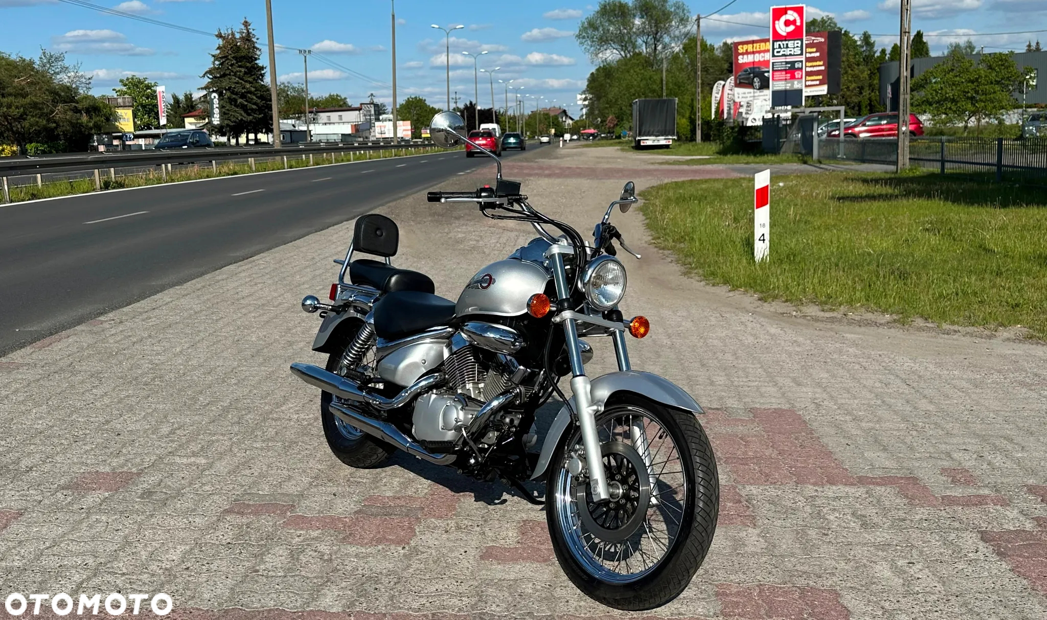 Suzuki Intruder - 8