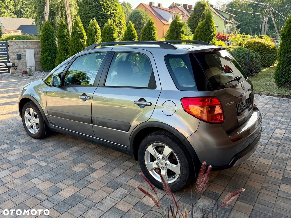 Suzuki SX4 1.6 Comfort Plus - 4