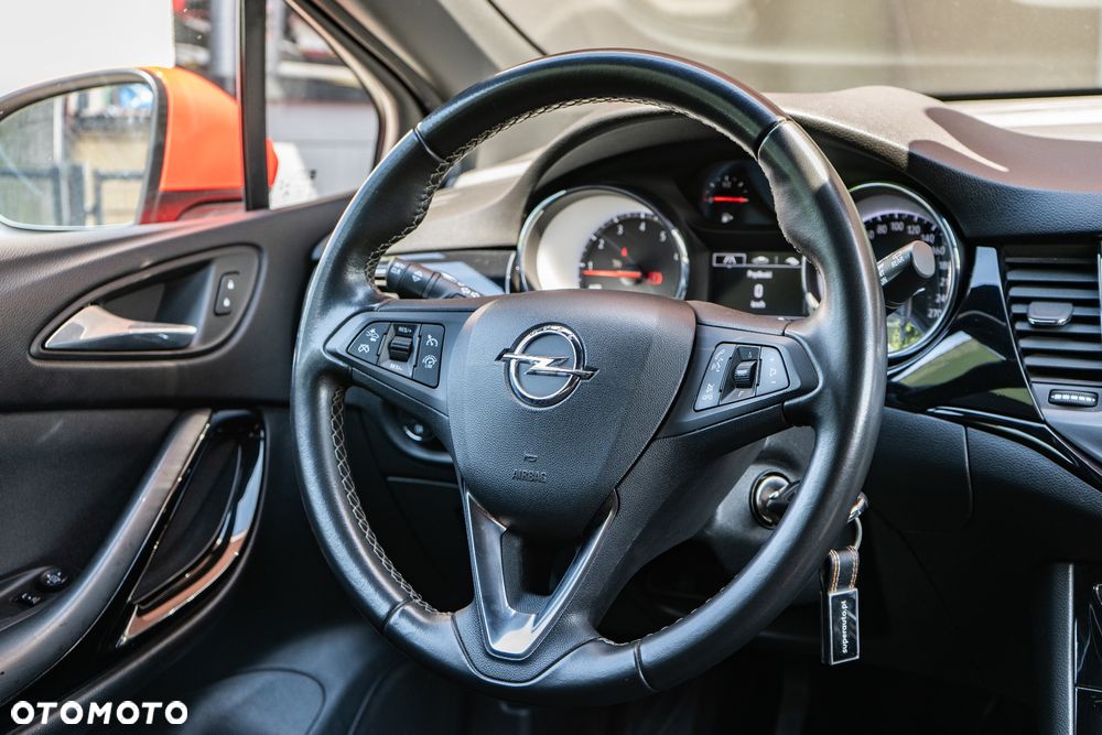 Opel Astra 1.6 T Dynamic S&S - 38