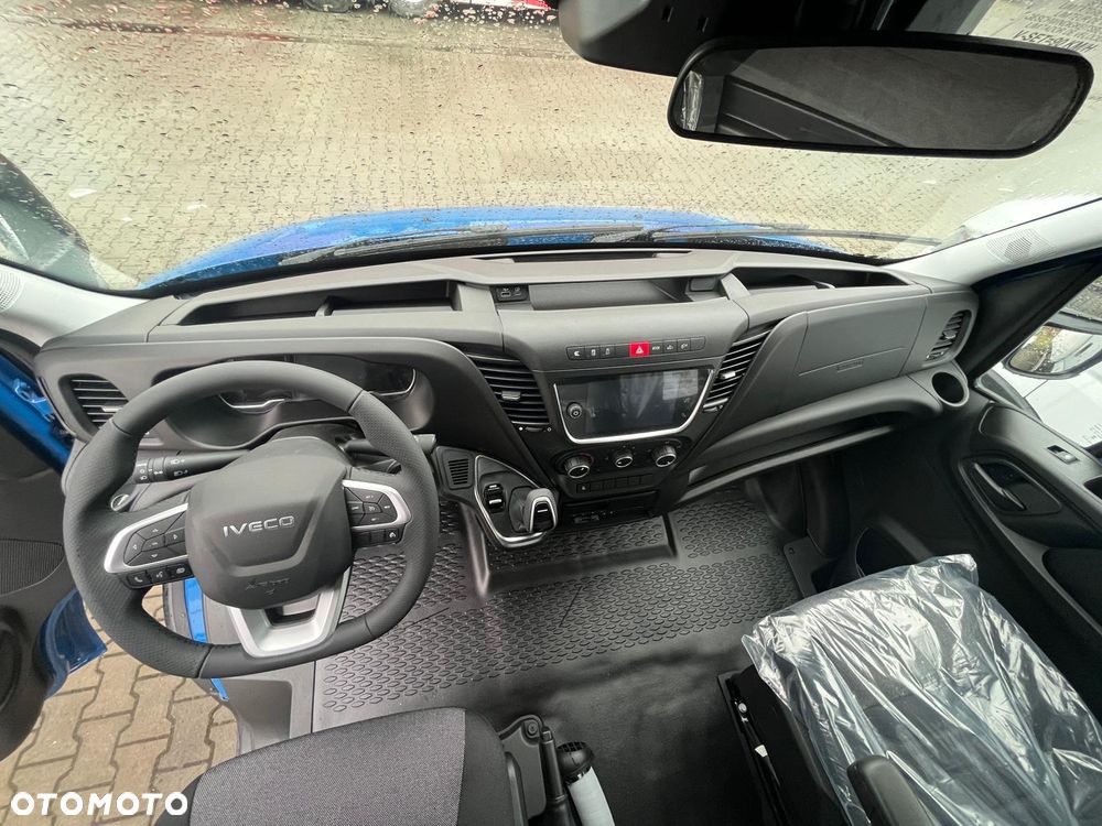 Iveco Daily 35S18HA8 Laweta z kabiną - 29