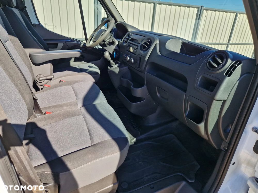 Renault Master 2.3dci / brygadowy 9 osobowy / pierwszy właściciel od nowości - 19
