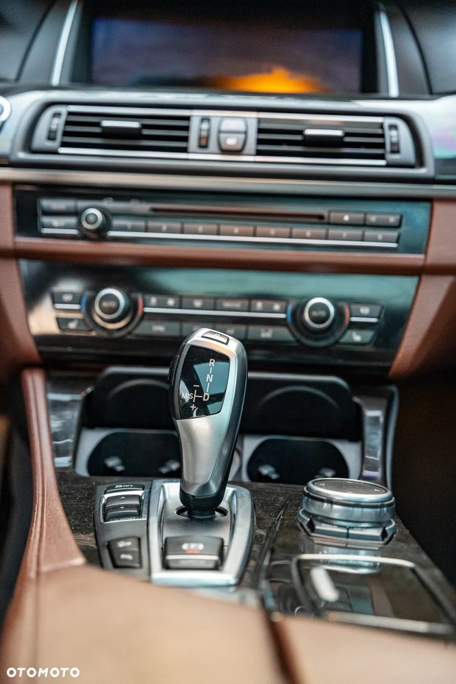 BMW Seria 5 530d xDrive - 37