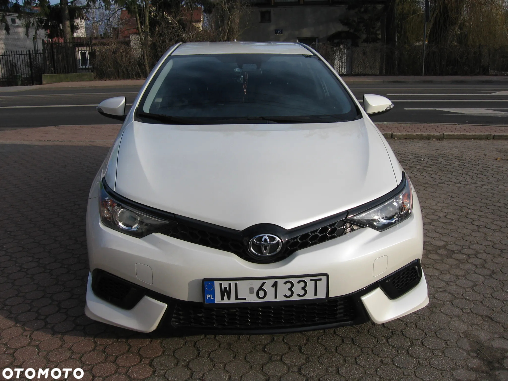 Toyota Corolla - 4