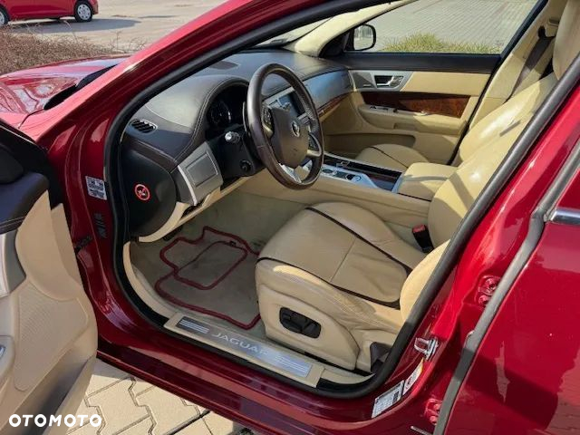 Jaguar XF 3.0 T AWD Premium Luxury - 9