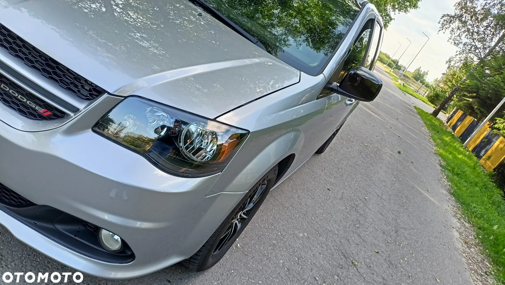 Dodge Grand Caravan - 8