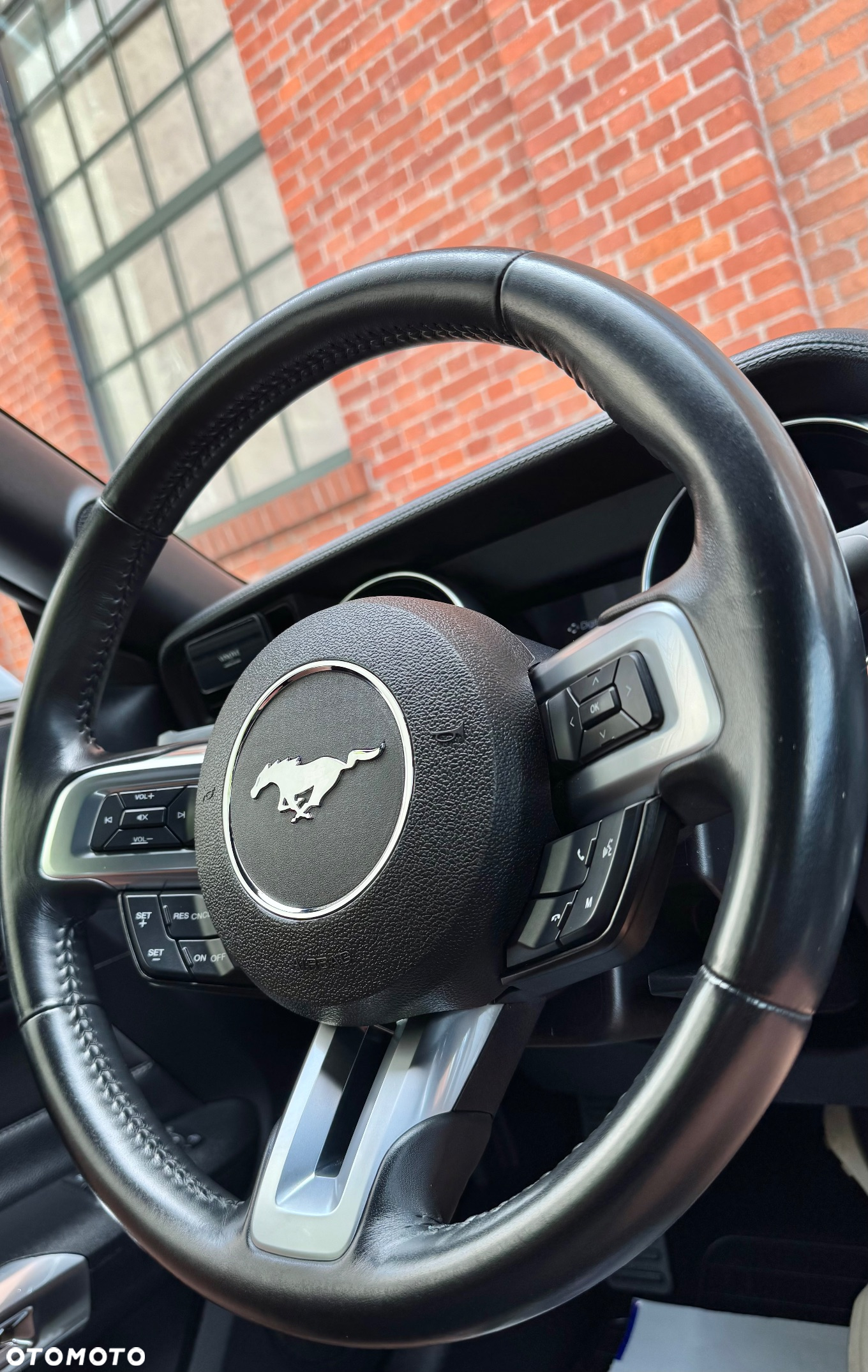 Ford Mustang 5.0 V8 GT - 27