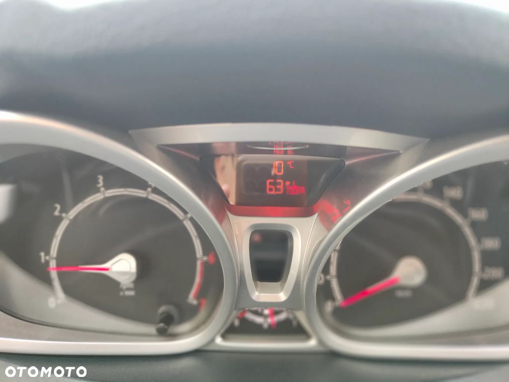 Ford Fiesta 1.6 Titanium - 23