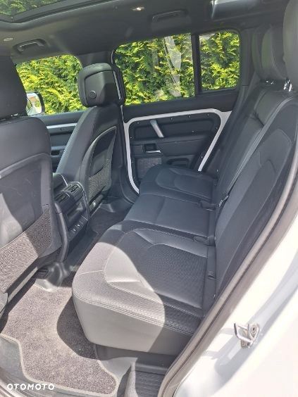 Land Rover Defender 3.0 D300 mHEV X-Dynamic HSE - 9
