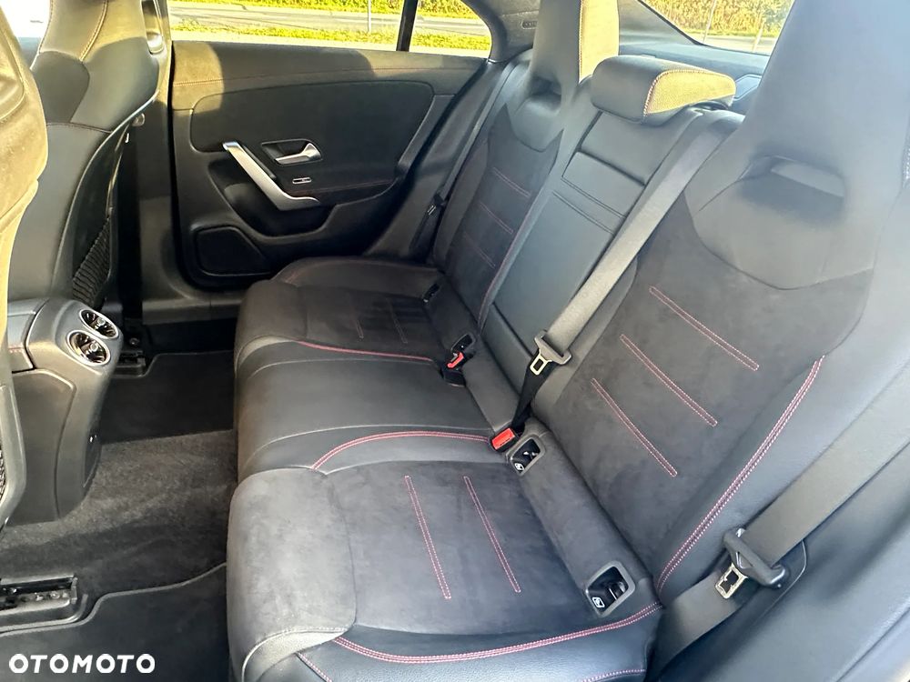 Mercedes-Benz CLA 200 AMG Line 7G-DCT - 15