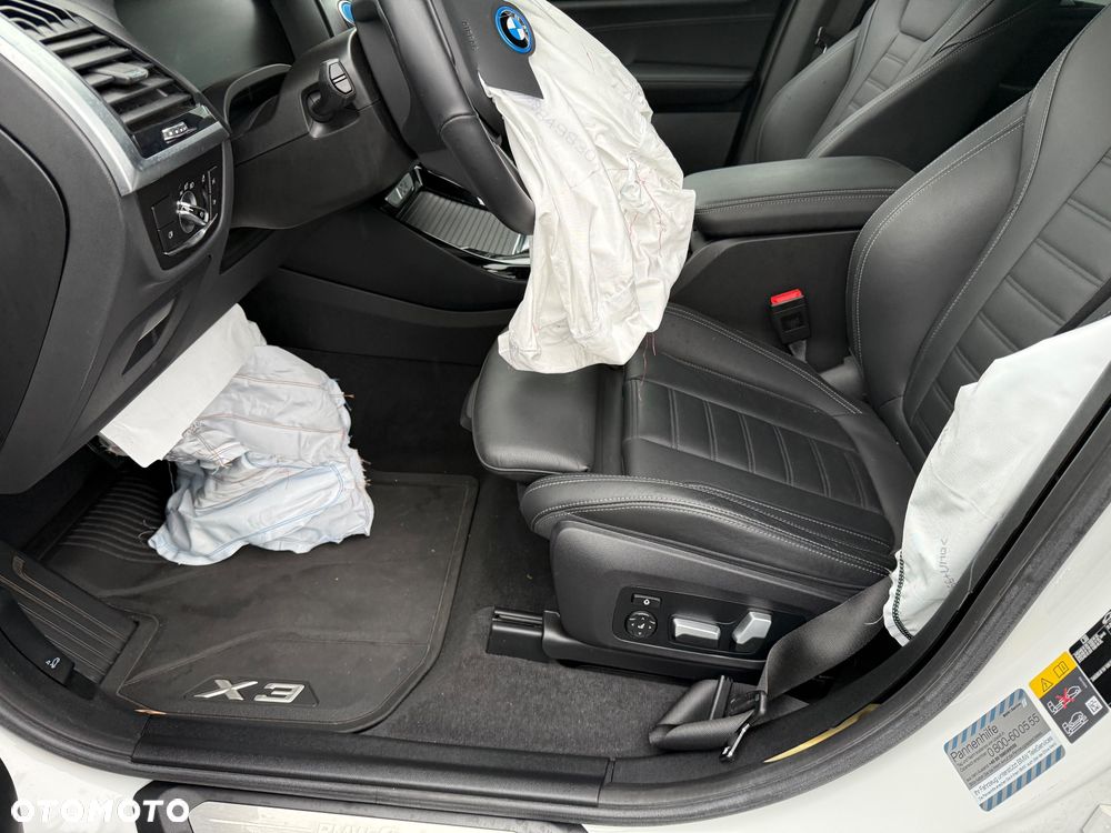 BMW iX3 Impressive - 12