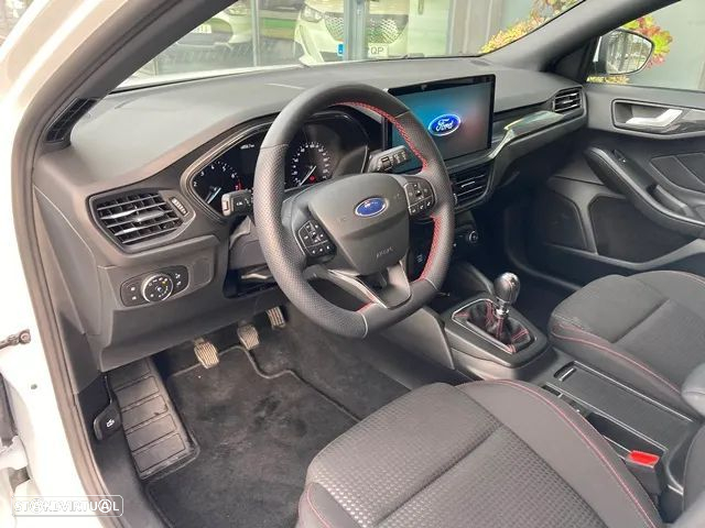 Ford Focus 1.0 EcoBoost MHEV ST-Line - 15