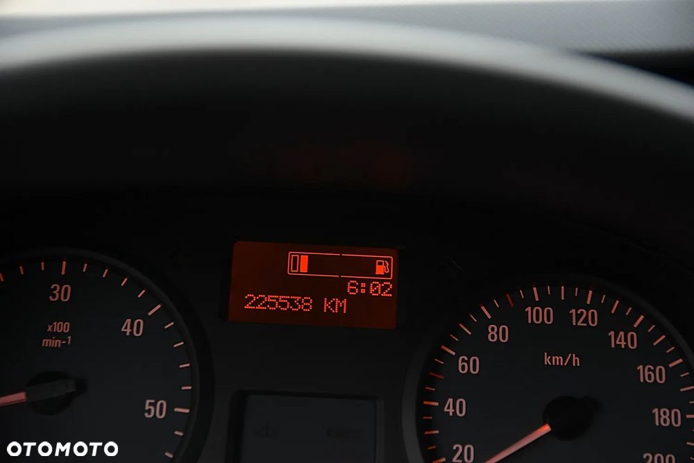 Opel Vivaro - 31