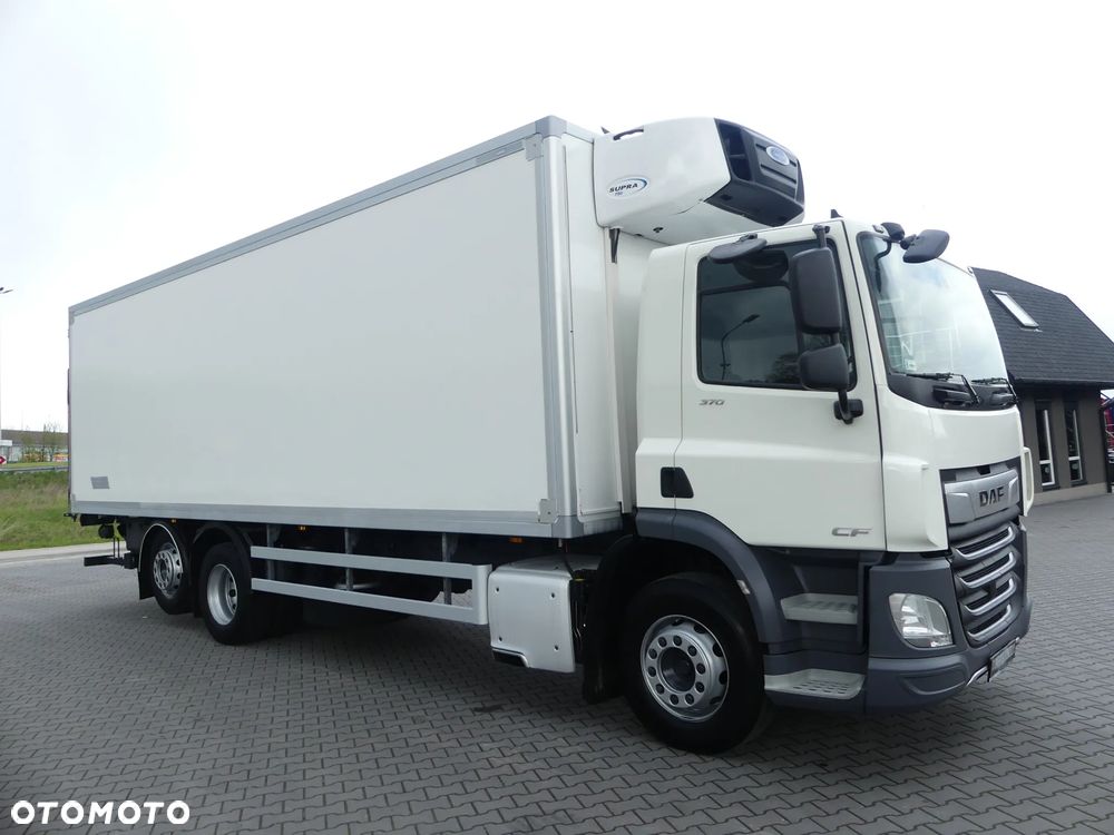 DAF CF 370 / 6x2 / CHŁODNIA 8.25 + WINDA / EURO 6 / 330 TYS KM / - 9