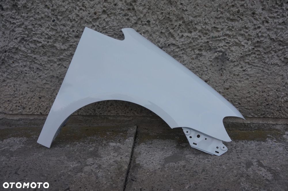 BŁOTNIK PRAWY TOURAN LIFT 07/10r LB9A - 1
