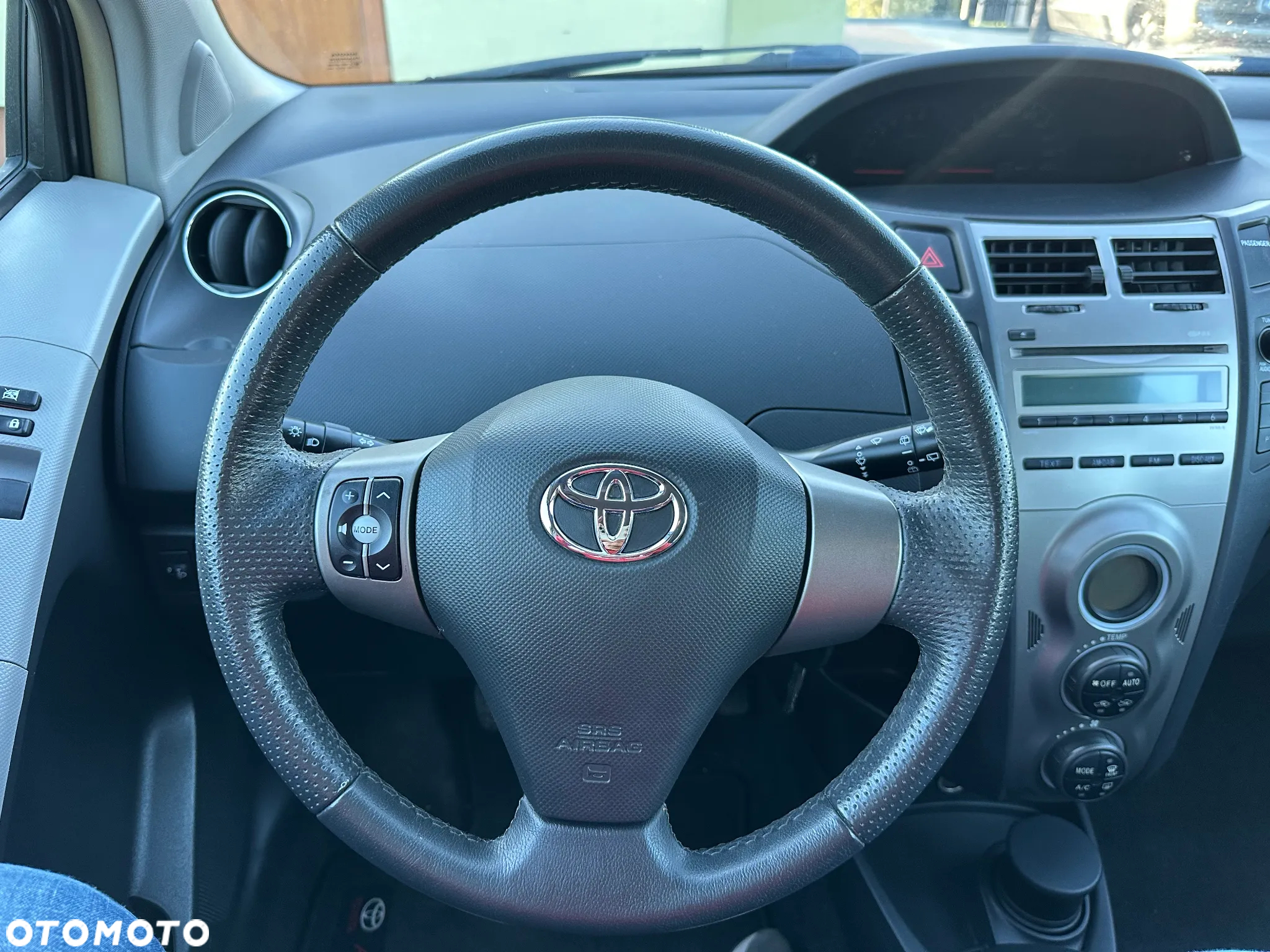 Toyota Yaris 1.33 VVT-i Life - 11