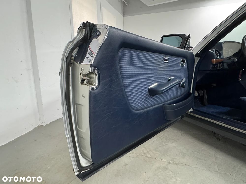 Mercedes-Benz W123 - 28