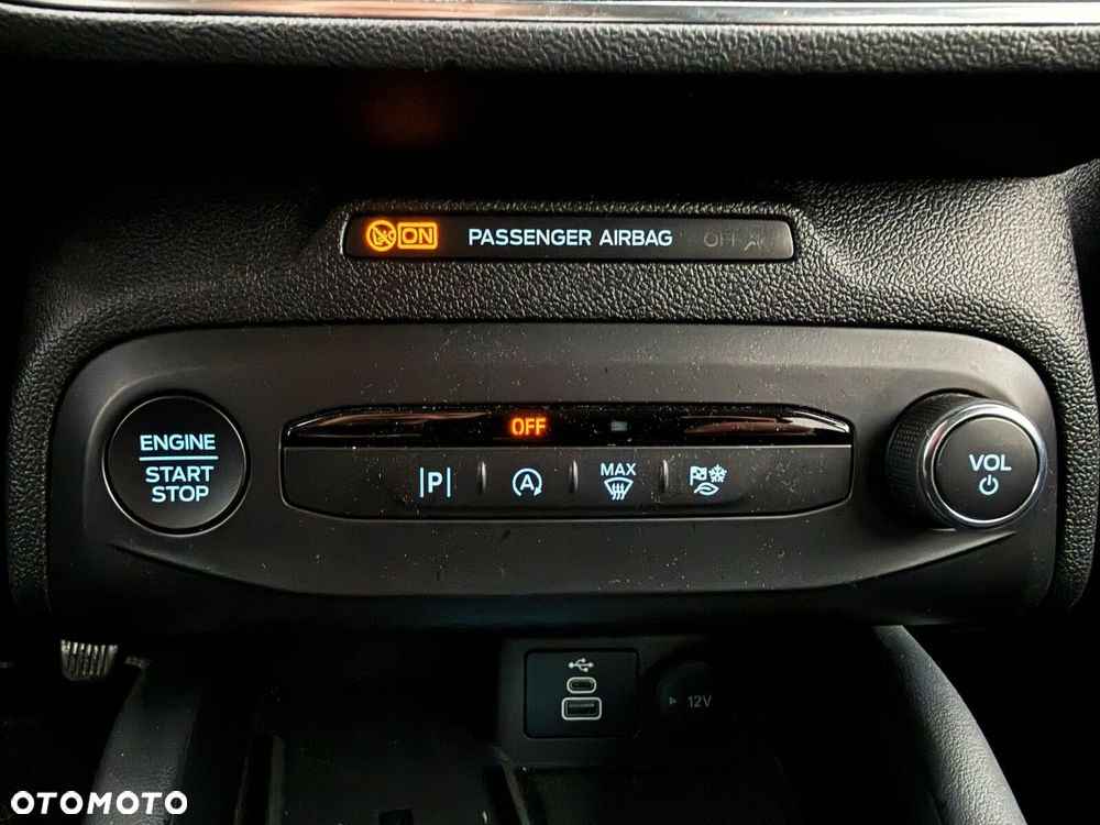 Ford Focus 1.0 EcoBoost Titanium X - 26