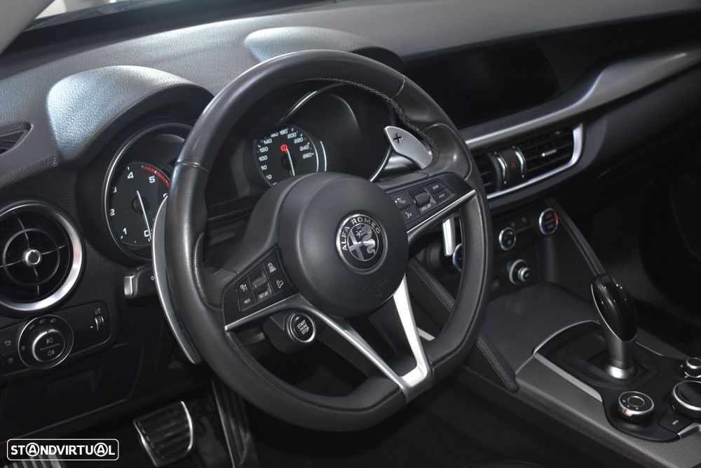 Alfa Romeo Stelvio 2.2 D Super AT8 Q4 - 26