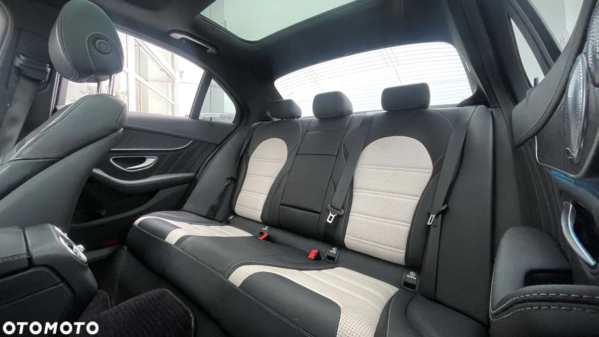Mercedes-Benz Klasa C AMG 63 AMG Speedshift 7G-MCT - 16