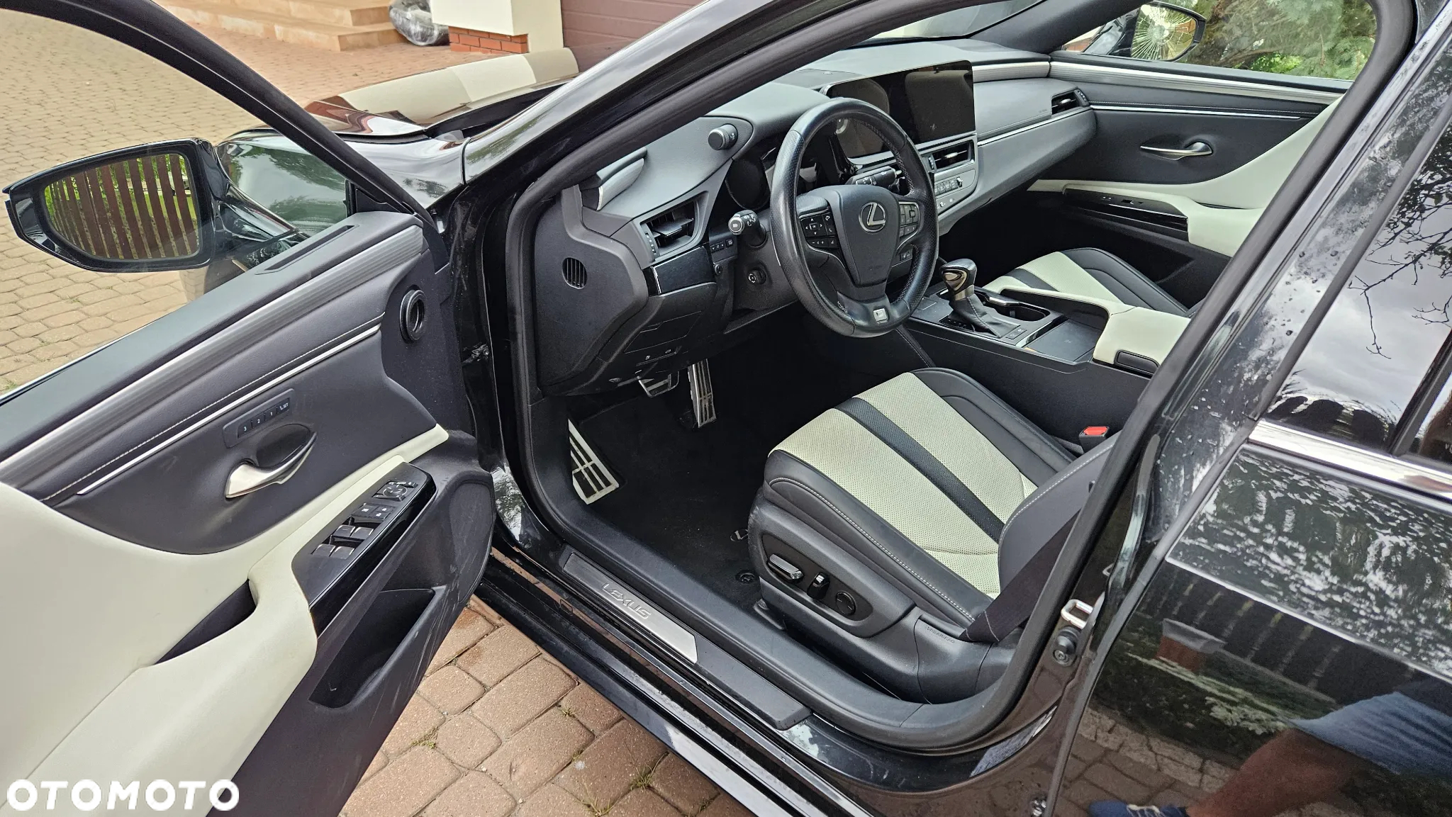 Lexus ES 300h F Sport Edition - 20