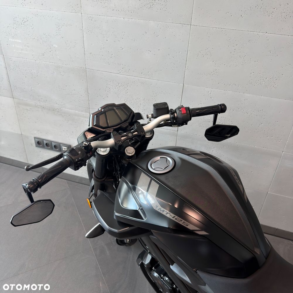 Yamaha MT - 12