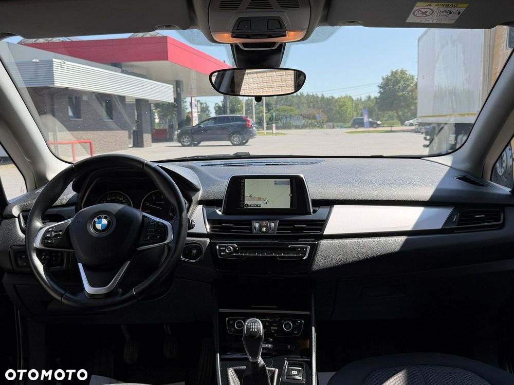 BMW Seria 2 218d - 5