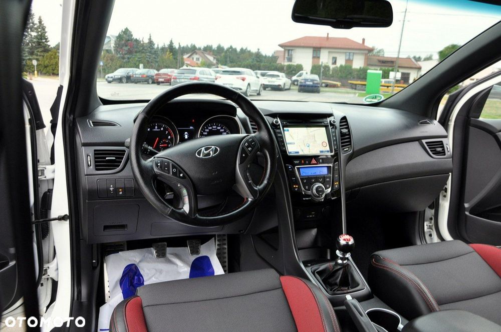 Hyundai i30 1.6 GDI Turbo Luxury - 29